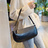 2019 New Fashion Crocodile Pattern Shoulder Women Bag Hand Bag Personality Wild Fashion Patent Leather Baguette shape Handbag PU